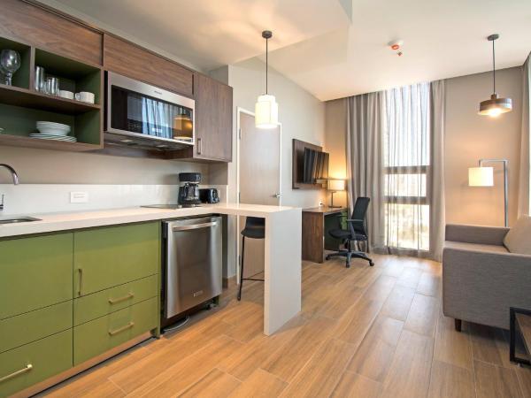 Staybridge Suites - Guadalajara Novena, an IHG Hotel : photo 7 de la chambre suite 1 chambre lit king-size