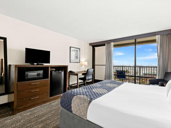 Best Western Yacht Harbor Hotel : photo 2 de la chambre chambre lit king-size avec douche accessible en fauteuil roulant - adaptée aux personnes à mobilité réduite