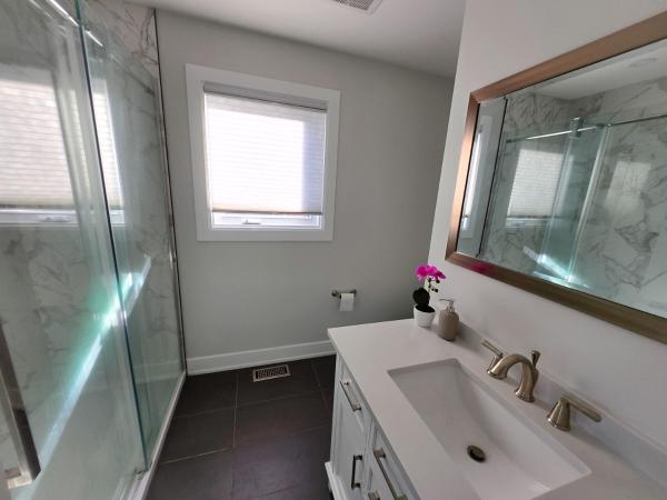 Byward-Market Luxury GuestHouse : photo 6 de la chambre suite lit queen-size deluxe