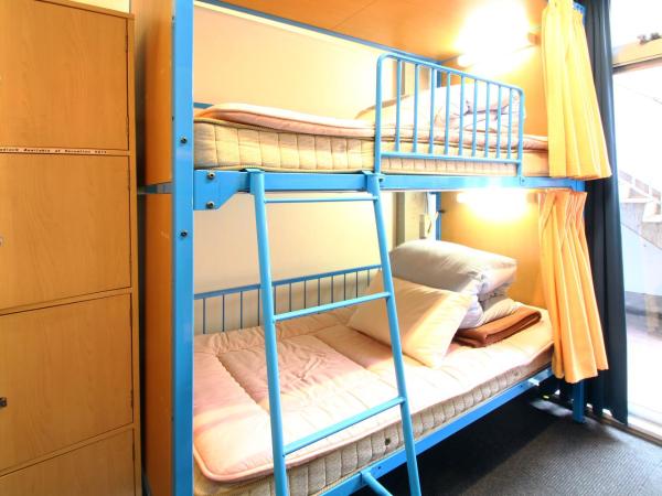 Sakura Hostel Asakusa : photo 2 de la chambre chambre familiale avec lits superposés et salle de bains commune (8 adultes)