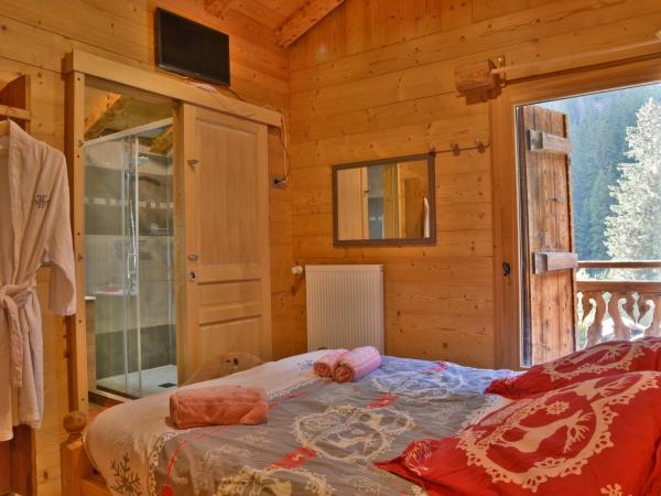 chalet le plan du rtia : photo 1 de la chambre chambre double - vue sur montagne