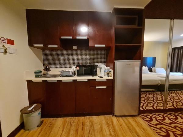 COZY Studio at Ming Garden Residence : photo 8 de la chambre chambre triple confort avec douche