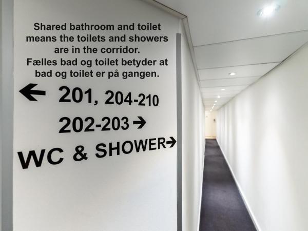 Go Hotel Saga : photo 2 de la chambre chambre double Économique avec salle de bains commune