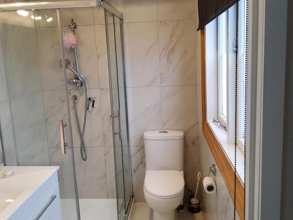 Hauraki Corner Guesthouse : photo 1 de la chambre chambre double avec salle de bains privative