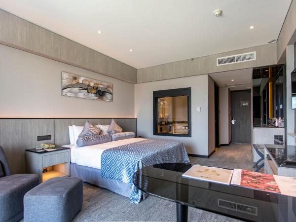 The Pacific Sutera : photo 2 de la chambre hébergement lit king-size premium
