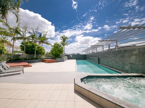 South bank Serviced Apartments : photo 3 de la chambre two-bedroom apartment with balcony and two bathrooms