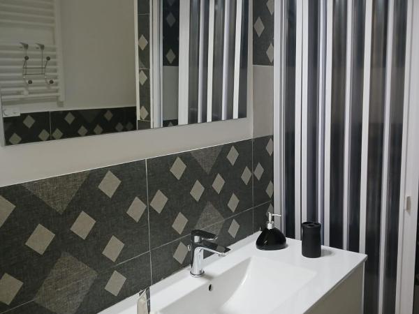 Residenza Aura : photo 8 de la chambre chambre double avec salle de bains privative