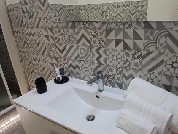 Residenza Aura : photo 10 de la chambre chambre double avec salle de bains privative