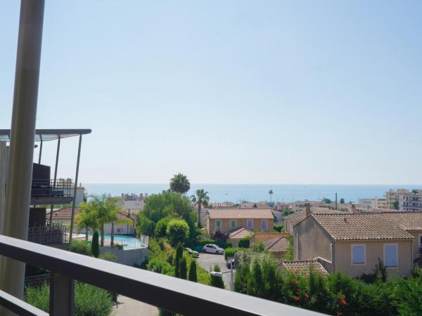 Thalazur Antibes - Résidence & Spa : photo 4 de la chambre studio - vue latérale sur mer