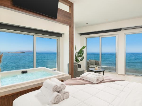 Elia Sea Suites : photo 6 de la chambre superior seafront suite with indoor hot tub