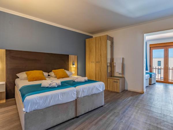 Hotel Koral : photo 8 de la chambre chambre quadruple