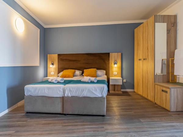 Hotel Koral : photo 5 de la chambre chambre quadruple