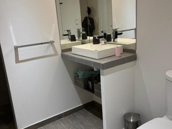 Logement Provence dans domaine oléicole : photo 4 de la chambre appartement - rez-de-chaussée