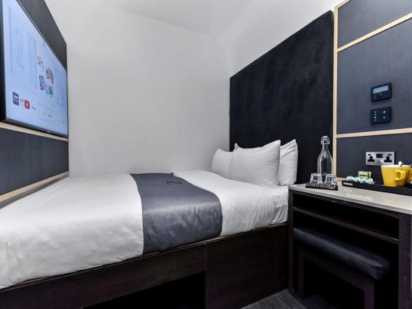 The Z Hotel Trafalgar : photo 4 de la chambre hébergement lit queen-size intérieur z pour personnes à mobilité réduite (sans fenêtre)