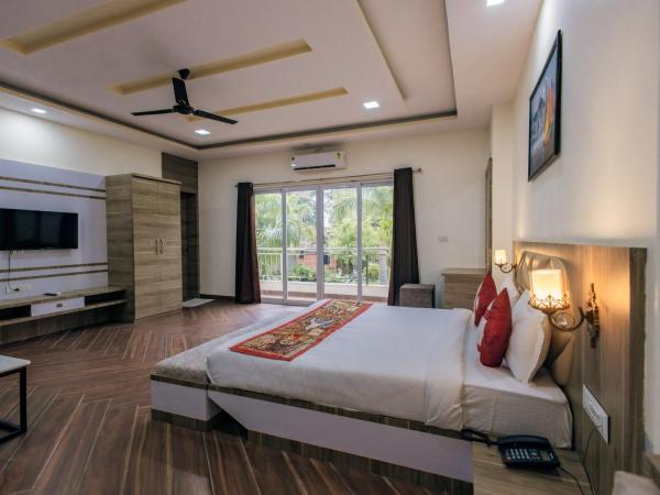 Serenity Hill Resort & Spa - Best resort in Udaipur : photo 3 de la chambre suite familiale avec balcon