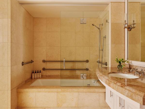 The Maybourne Beverly Hills : photo 2 de la chambre superior room accessible