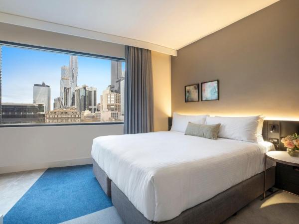 Crowne Plaza Melbourne, an IHG Hotel : photo 1 de la chambre chambre lit king-size standard - accessible aux personnes à mobilité réduite