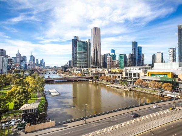 Crowne Plaza Melbourne, an IHG Hotel : photo 7 de la chambre standard king room with casino view