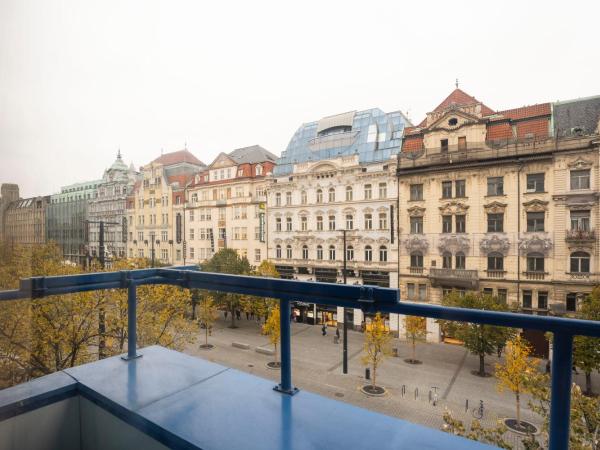 EA Hotel Julis : photo 5 de la chambre chambre double/lits jumeaux - vue sur place venceslas
