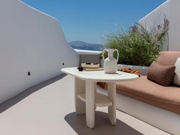 Canaves Ena - Small Luxury Hotels of the World : photo 2 de la chambre suite classique - vue sur caldera