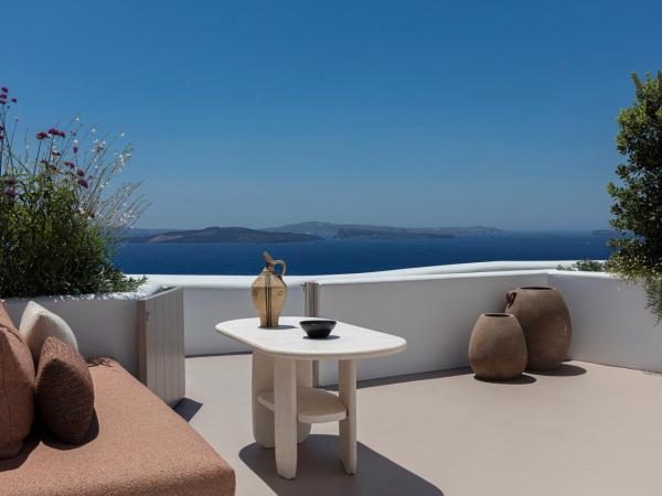 Canaves Ena - Small Luxury Hotels of the World : photo 1 de la chambre suite junior - vue sur caldeira