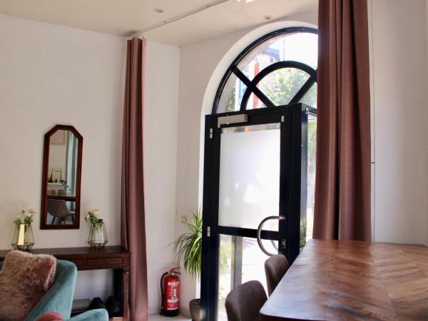 Spacious cozy private suite : photo 8 de la chambre chambre double avec salle de bains privative