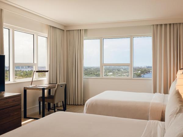 Nobu Hotel Miami Beach : photo 2 de la chambre suite junior avec 2 lits queen-size - vue sur baie