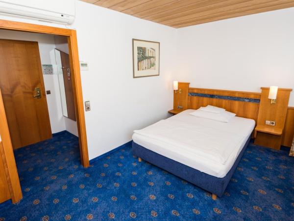 Hotel Stuttgart 21 : photo 4 de la chambre chambre lit queen-size confort
