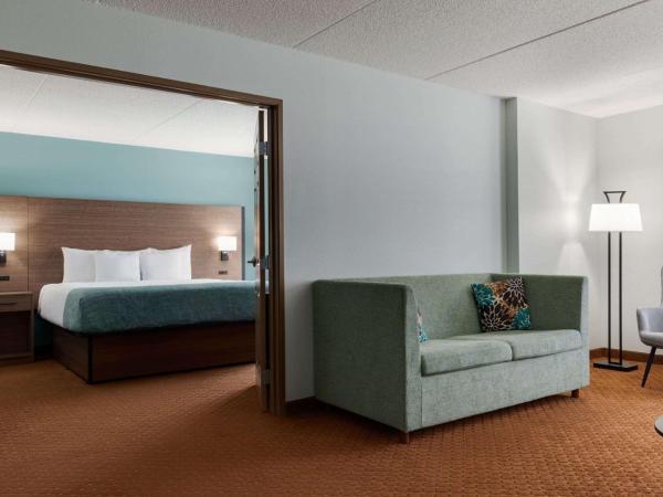 Wingate by Wyndham Louisville East : photo 1 de la chambre suite 1 chambre lit king-size de luxe - non-fumeurs