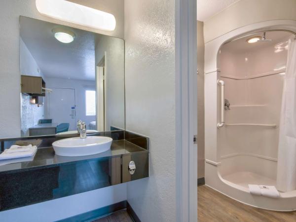 Motel 6-Albuquerque, NM - Midtown : photo 4 de la chambre chambre lit queen-size - non-fumeurs