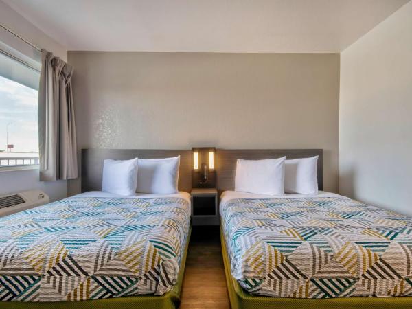 Studio 6 Albuquerque NM Midtown : photo 3 de la chambre chambre 2 lits queen-size - non-fumeurs