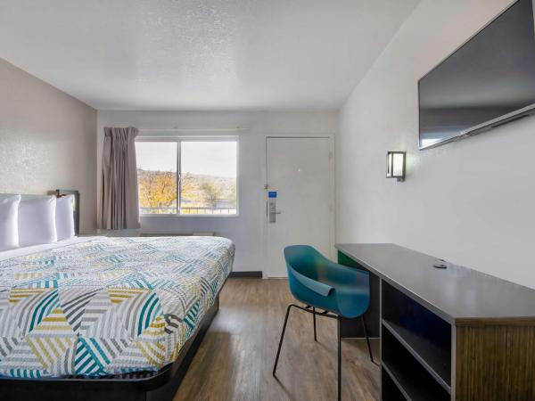 Studio 6 Albuquerque NM Midtown : photo 1 de la chambre chambre lit king-size standard