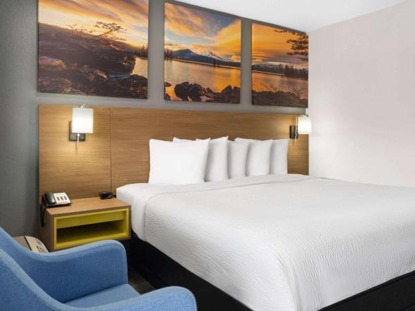 Days Inn by Wyndham Columbus Worthington : photo 2 de la chambre chambre d'angle lit king-size - non-fumeurs