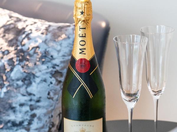 AZUR Legacy Collection Hotel : photo 8 de la chambre emerald king