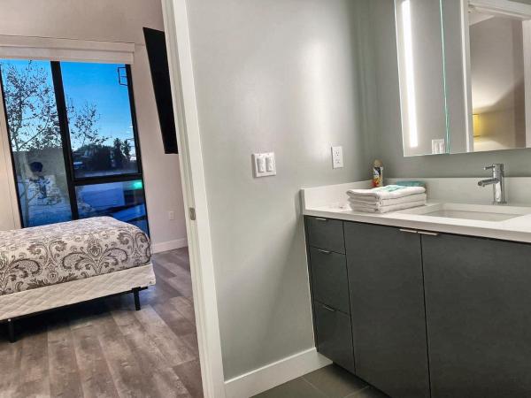 Hollywood Homes minutes to everything SPACIOUS AND FREE PARKING : photo 4 de la chambre studio apartment at melrose