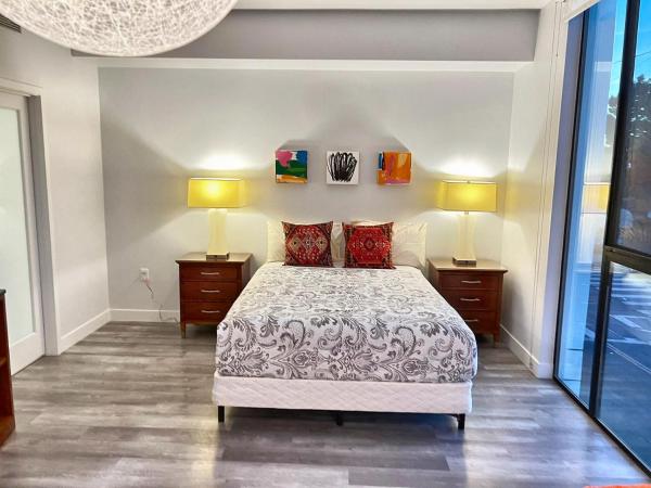 Hollywood Homes minutes to everything SPACIOUS AND FREE PARKING : photo 6 de la chambre studio apartment at melrose