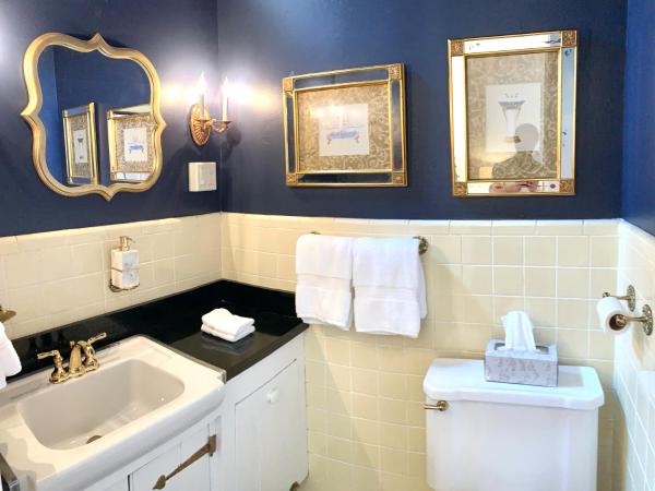 French Quarter Lanaux Mansion Bed and Breakfast : photo 5 de la chambre chambre lit queen-size deluxe