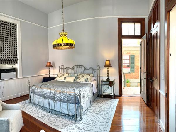 French Quarter Lanaux Mansion Bed and Breakfast : photo 3 de la chambre chambre lit king-size deluxe