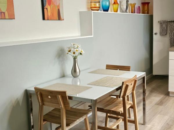 San Fran Zanadu - Private Garden Suite : photo 1 de la chambre appartement 1 chambre avec jardin