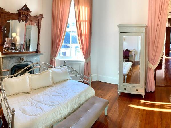 French Quarter Lanaux Mansion Bed and Breakfast : photo 4 de la chambre suite familiale avec balcon