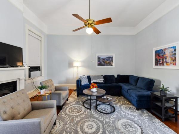 French Quarter Lanaux Mansion Bed and Breakfast : photo 3 de la chambre chambre double ou lits jumeaux deluxe avec balcon