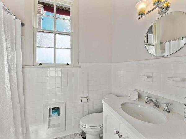 French Quarter Lanaux Mansion Bed and Breakfast : photo 9 de la chambre chambre double ou lits jumeaux deluxe avec balcon