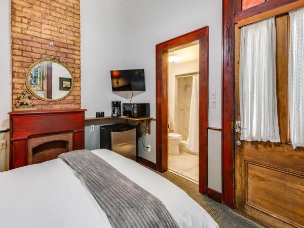 Royal Barracks Guest House : photo 3 de la chambre chambre lit queen-size 