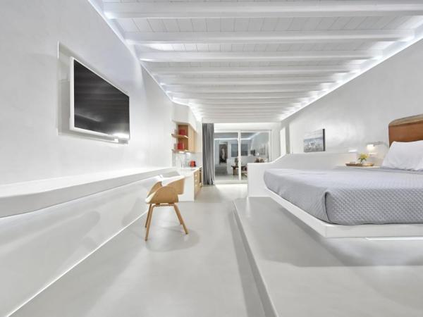 AC Village Christoulis : photo 2 de la chambre suite avec piscine privée