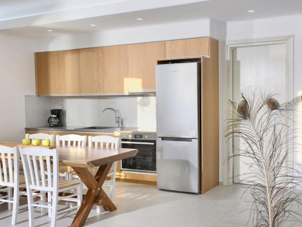 AC Village Christoulis : photo 1 de la chambre appartement - vue sur jardin