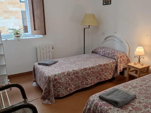 Alojamiento Oviedo 1 : photo 4 de la chambre chambre lits jumeaux