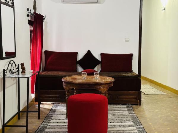 Riad Zitouna : photo 3 de la chambre chambre double deluxe avec baignoire