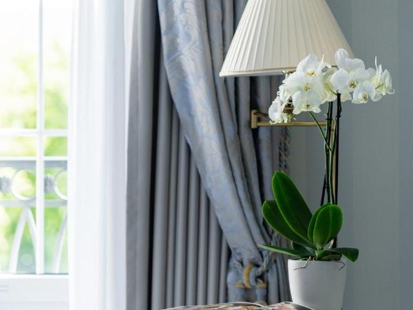 Four Seasons Hotel des Bergues Geneva : photo 4 de la chambre suite exécutive quatre saisons lit king-size