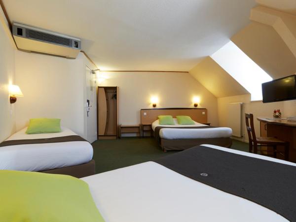 Campanile Dijon Centre - Gare : photo 4 de la chambre hébergement avec 1 lit double et 2 lits simples