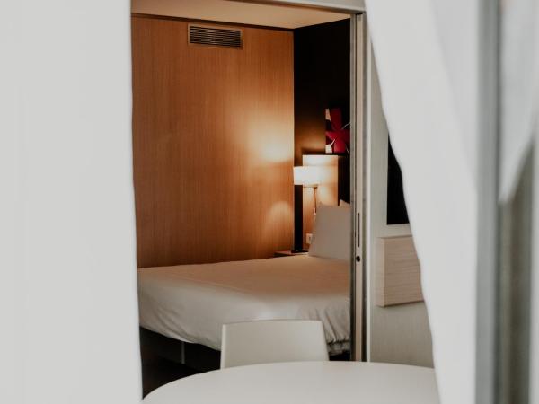 Mercure Valenciennes Centre : photo 3 de la chambre suite familiale